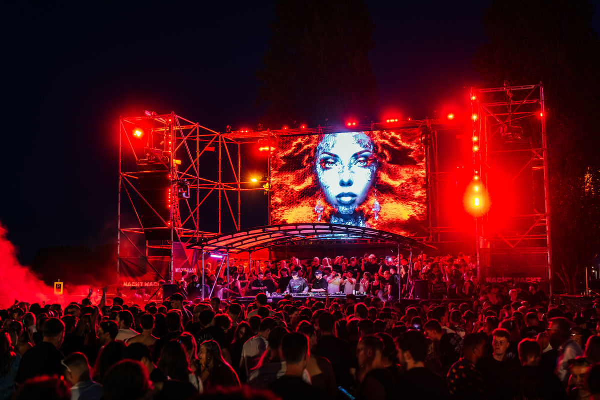 Loading... just a sec